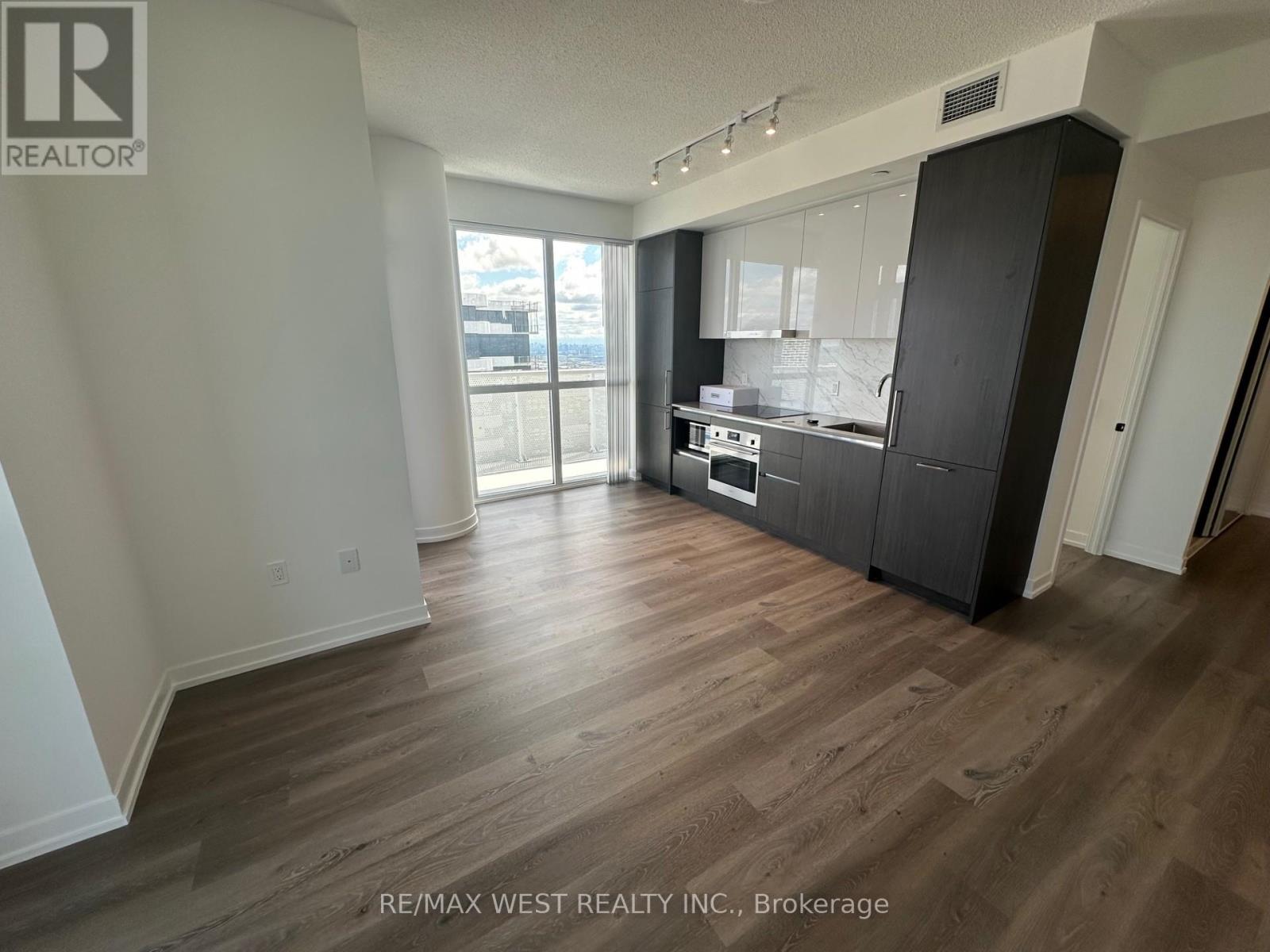 Photo 6 of 6312 225 Commerce Street, Vaughan ON