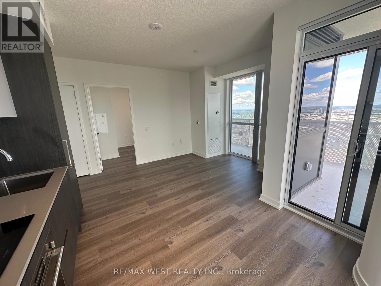 Photo 1 of 6312 225 Commerce Street, Vaughan ON