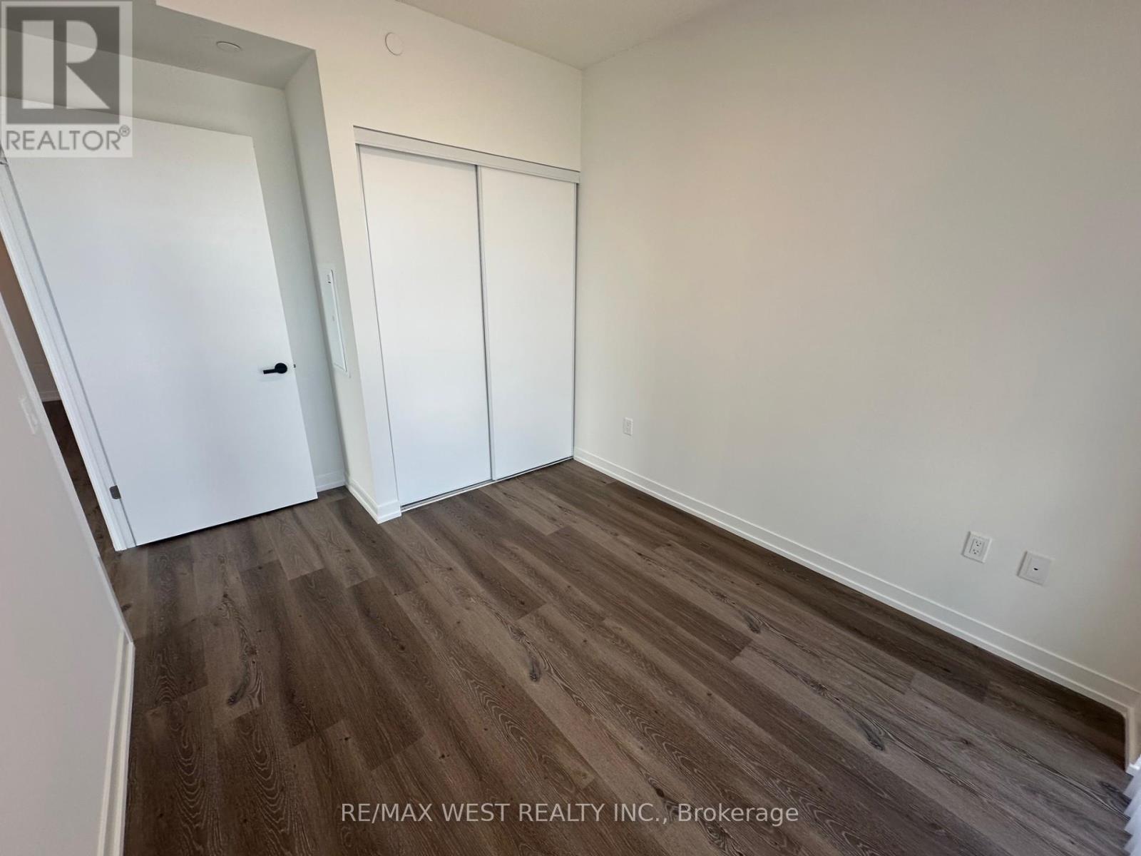 Photo 3 of 6312 225 Commerce Street, Vaughan ON
