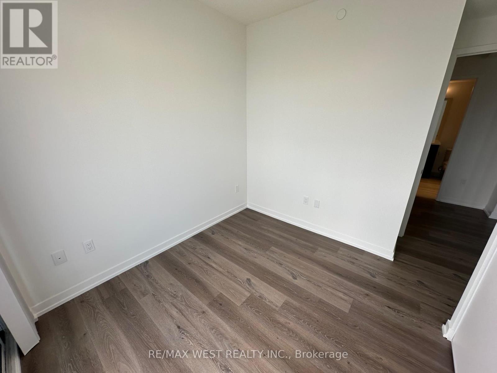 Photo 5 of 6312 225 Commerce Street, Vaughan ON