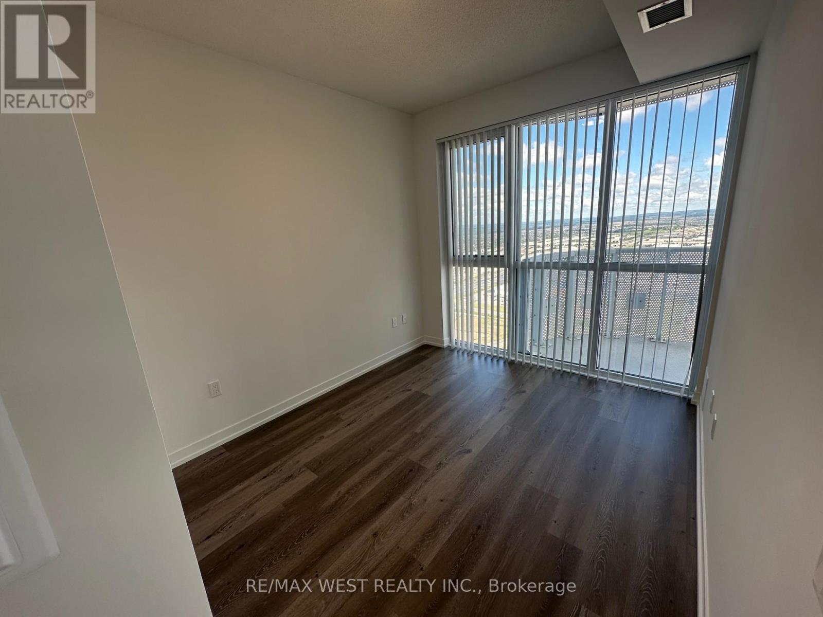 Photo 12 of 6312 225 Commerce Street, Vaughan ON