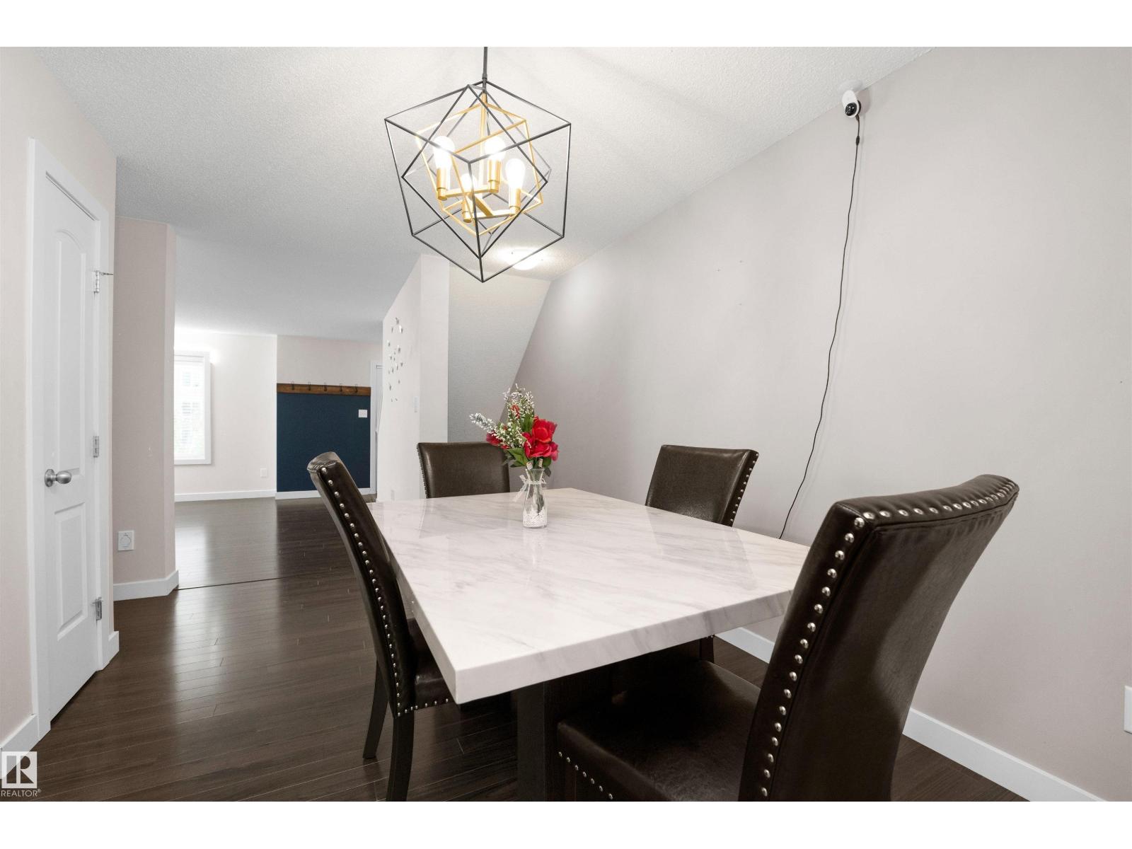 Photo 12 of 51 12004 22 Av Sw, Edmonton AB