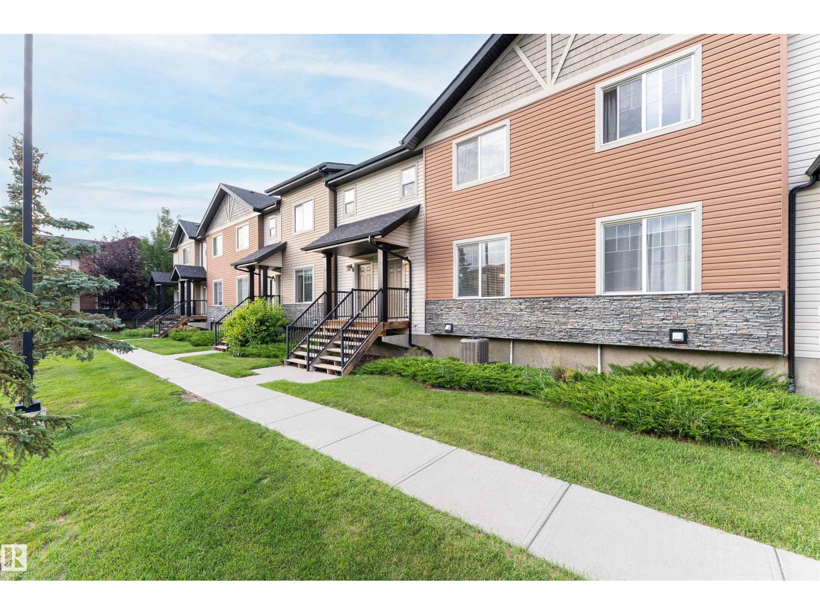 Photo 3 of 51 12004 22 Av Sw, Edmonton AB