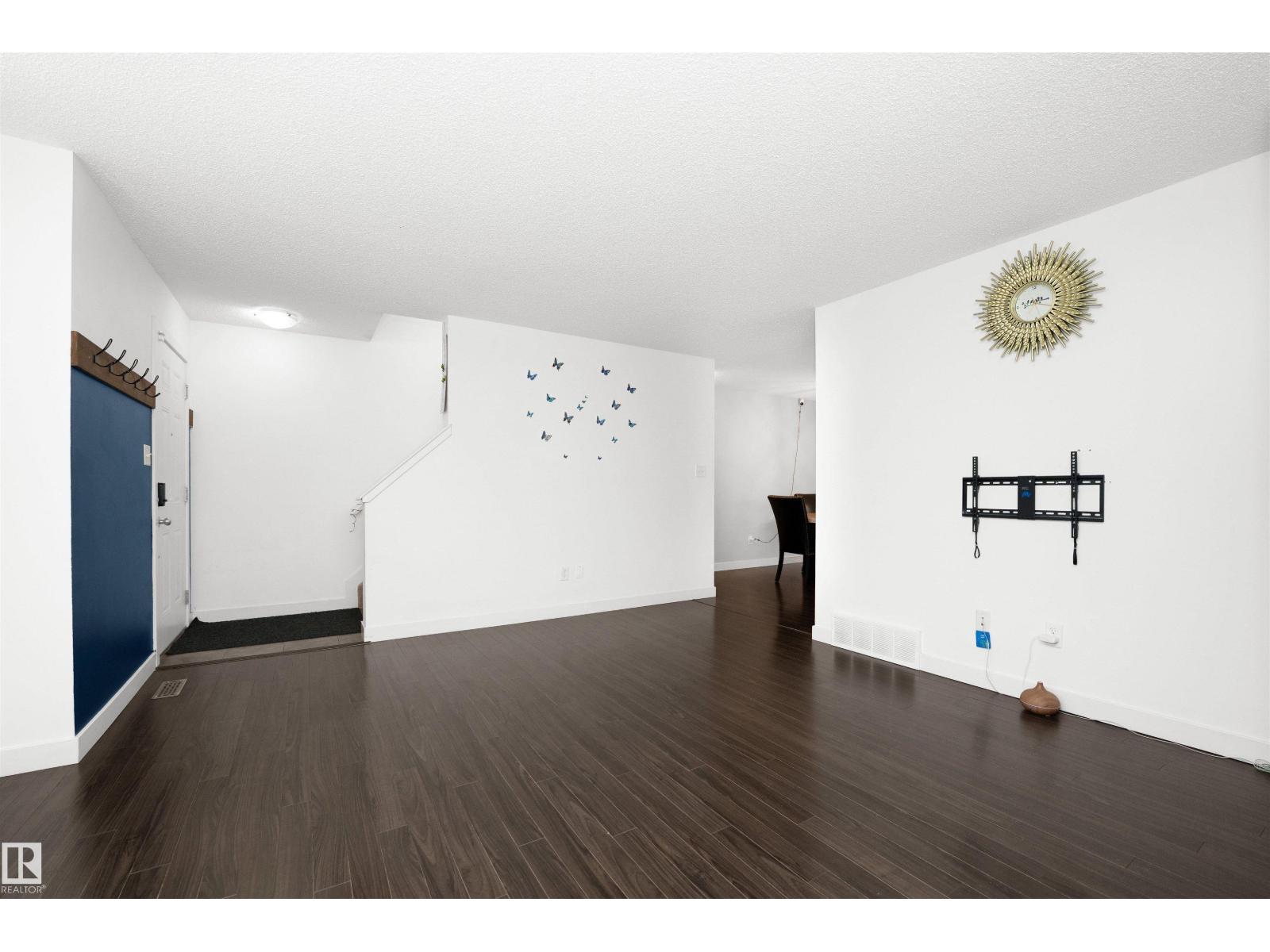 Photo 8 of 51 12004 22 Av Sw, Edmonton AB