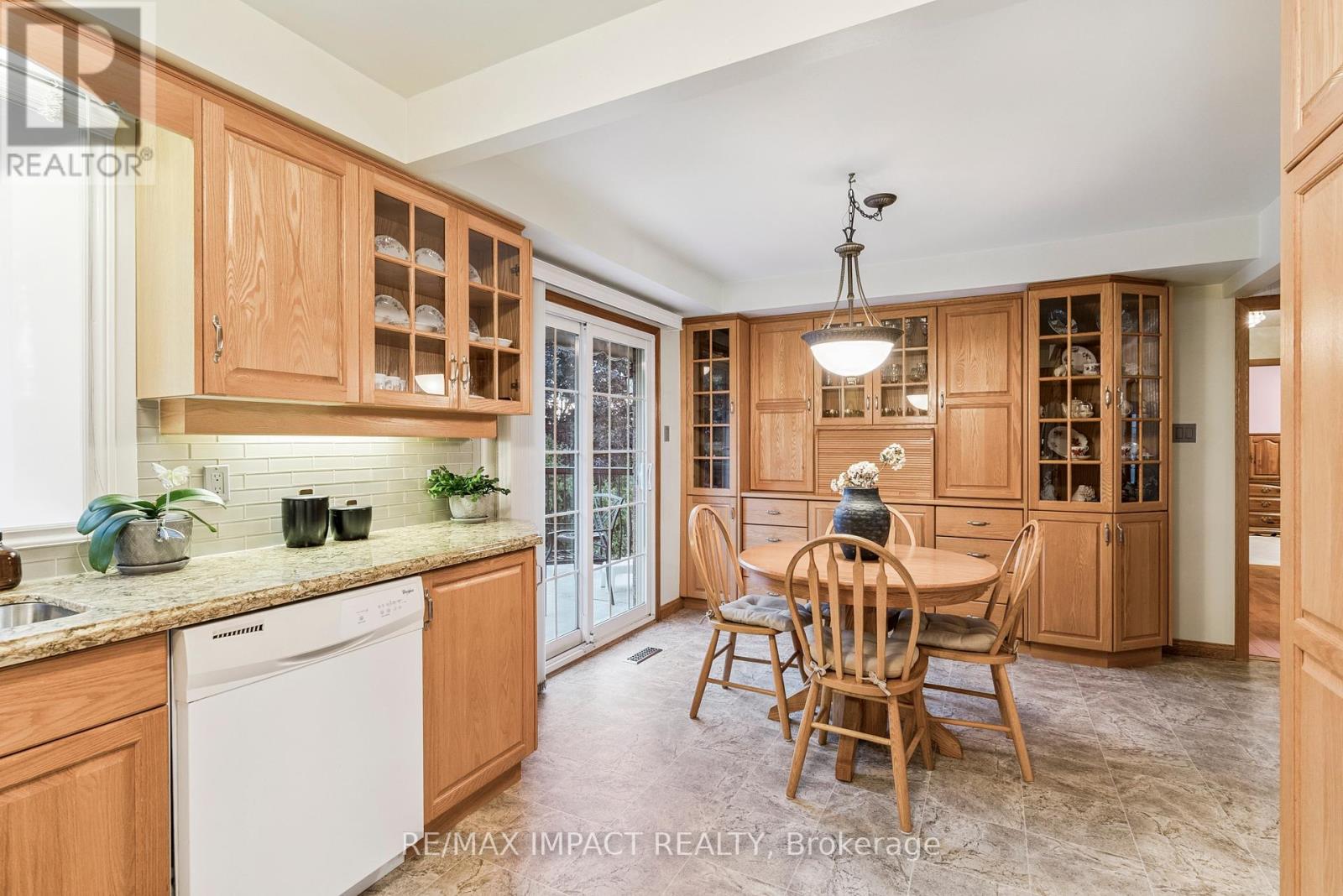 Photo 17 of 145 Hialeah Crescent, Whitby ON