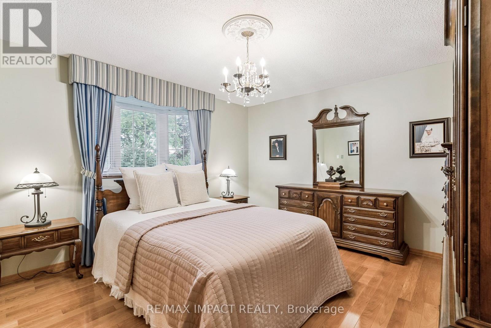 Photo 21 of 145 Hialeah Crescent, Whitby ON