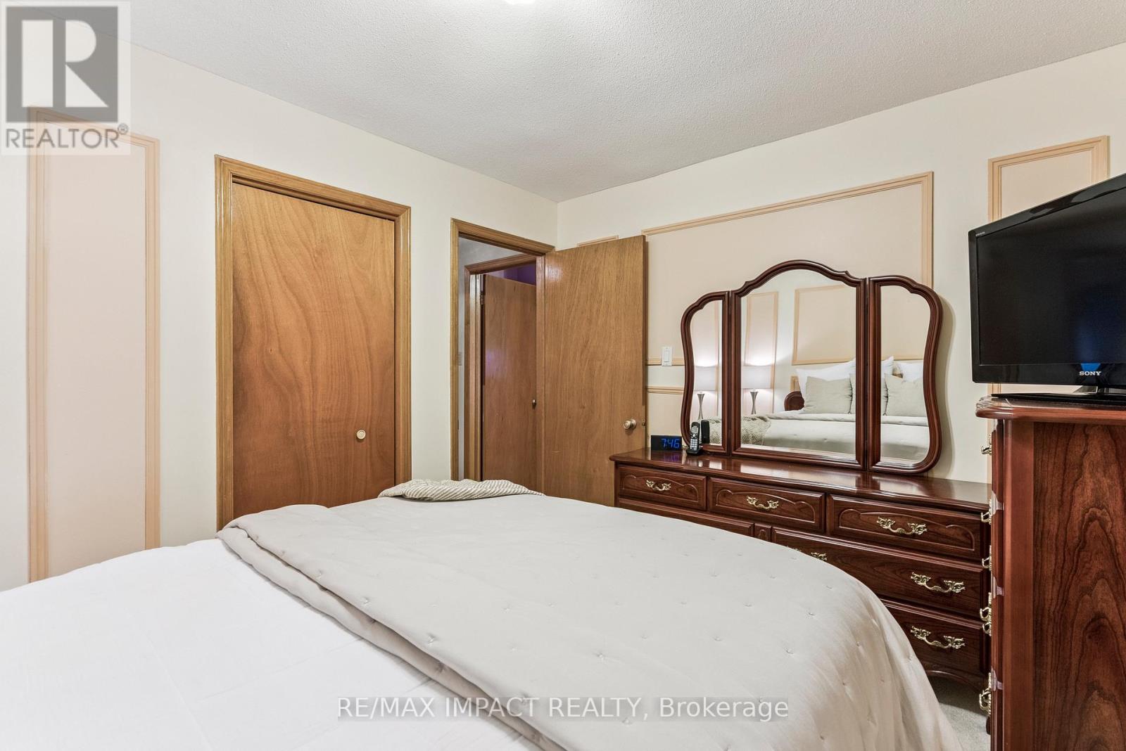 Photo 20 of 145 Hialeah Crescent, Whitby ON