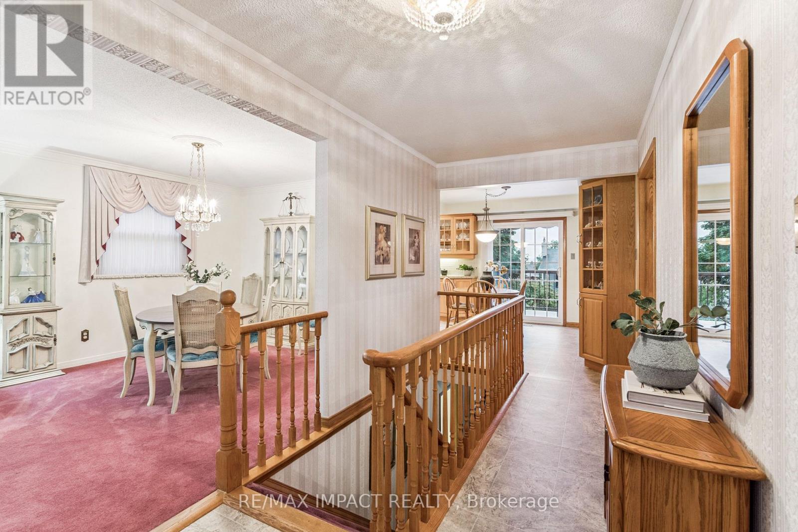 Photo 13 of 145 Hialeah Crescent, Whitby ON