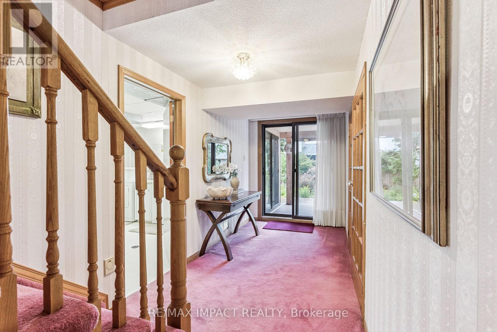 Photo 12 of 145 Hialeah Crescent, Whitby ON