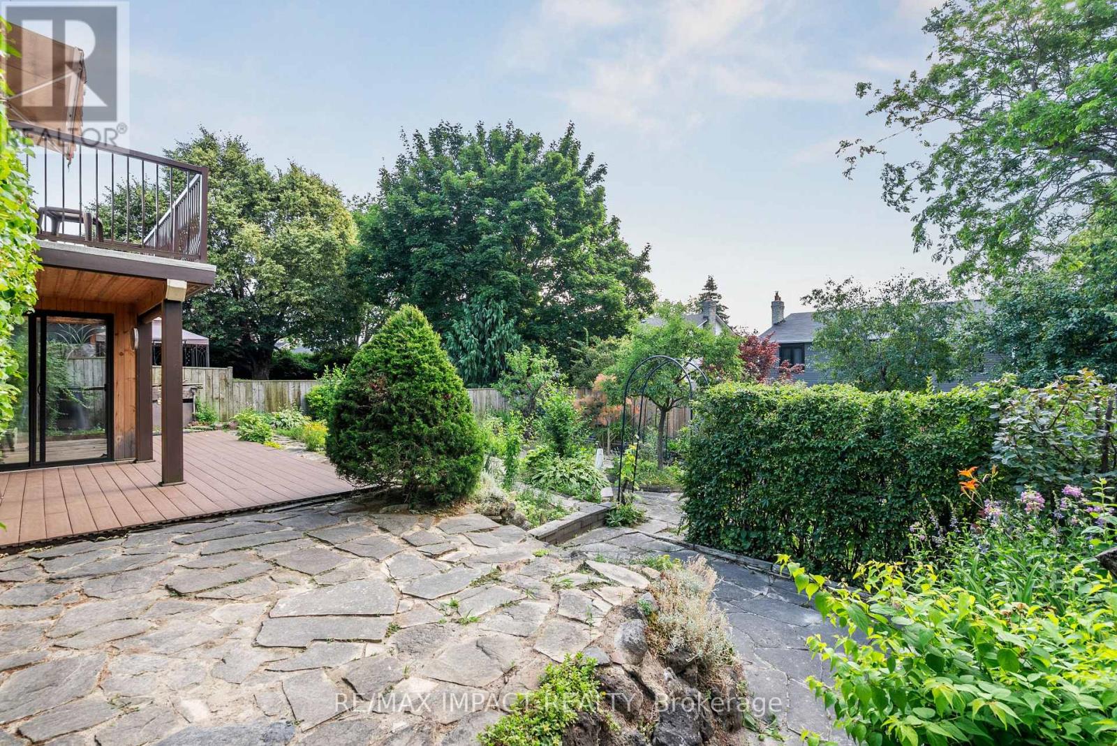 Photo 39 of 145 Hialeah Crescent, Whitby ON