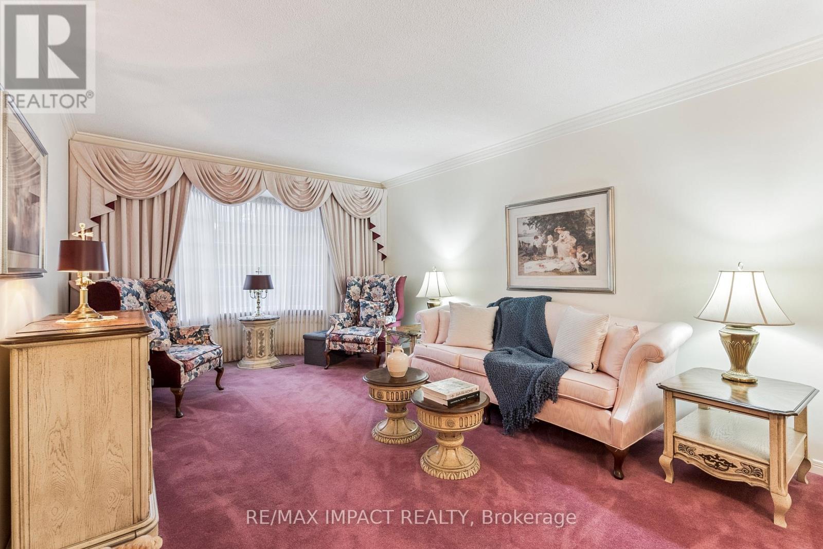 Photo 9 of 145 Hialeah Crescent, Whitby ON