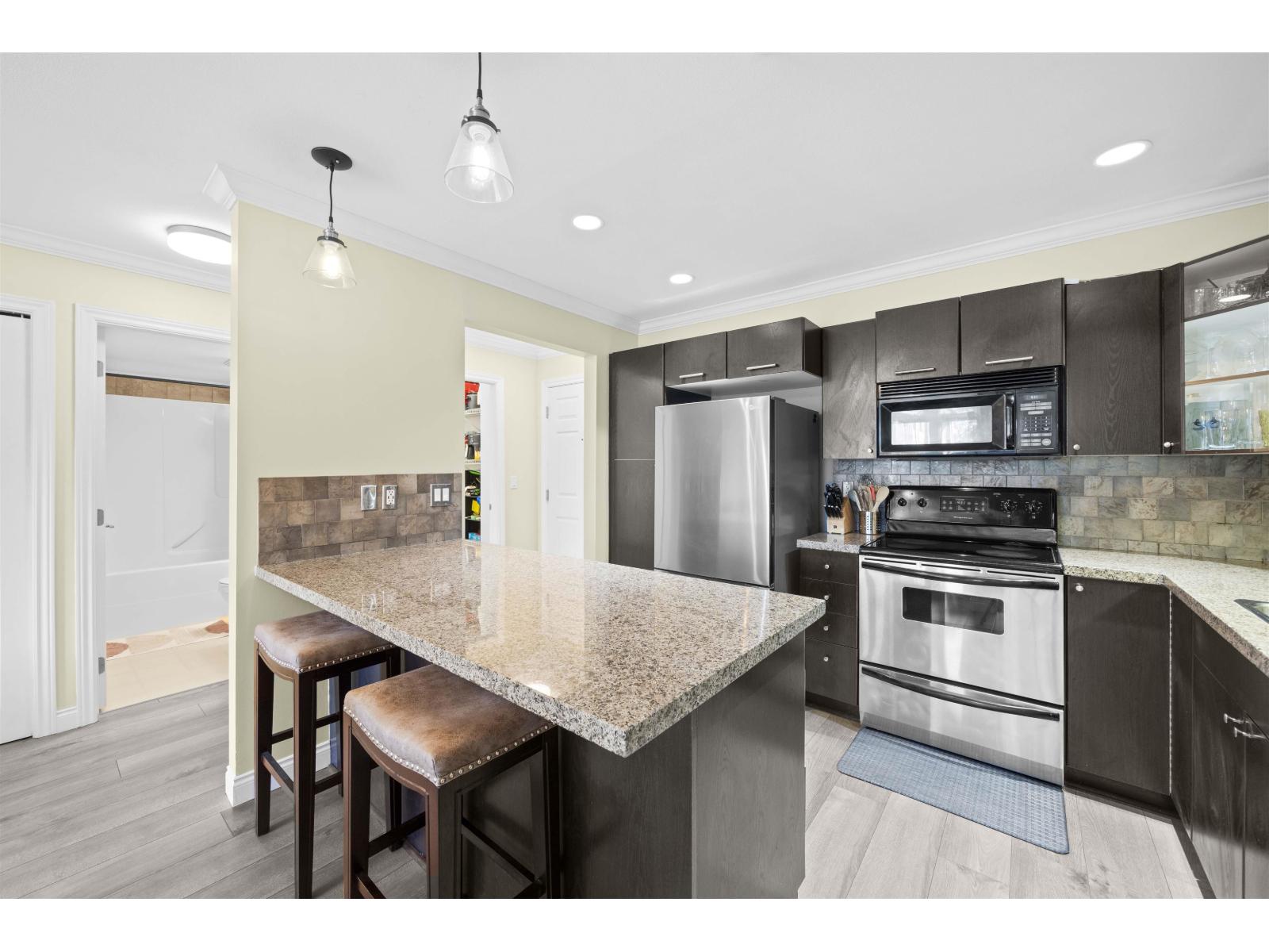 Photo 8 of 210 5438 198 Street, Langley BC