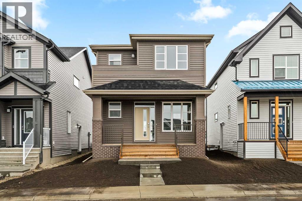 Photo 2 of 1006 Chinook Winds Meadow Sw, Airdrie AB
