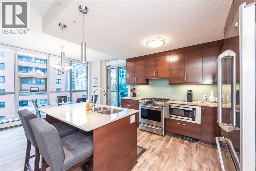 Single Family House for Sale in    Avenue SW Eau Claire Calgary 