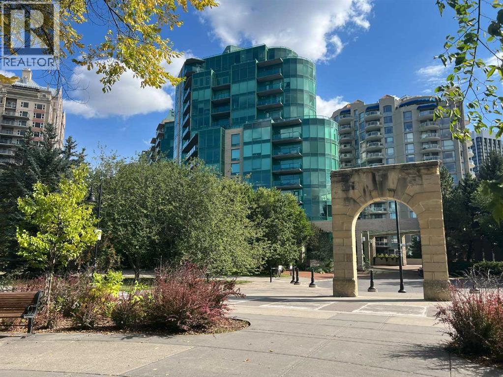 Single Family House for Sale in    Avenue SW Eau Claire Calgary 