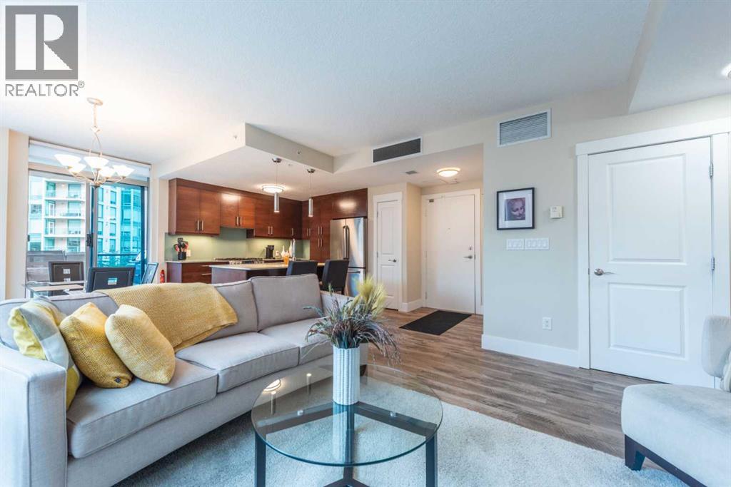Single Family House for Sale in    Avenue SW Eau Claire Calgary 