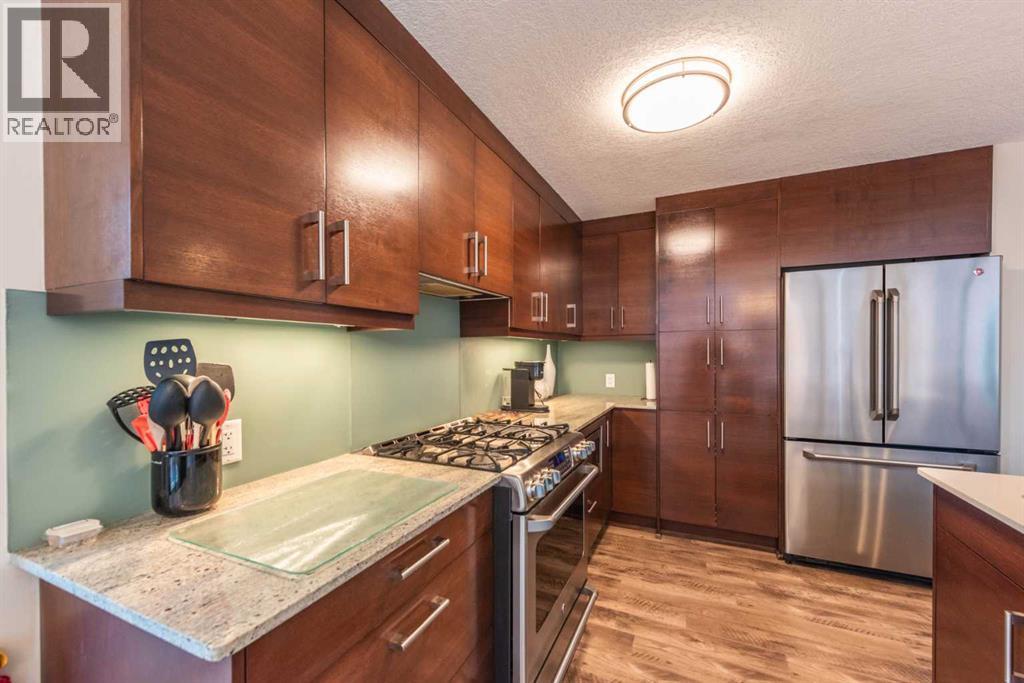 Single Family House for Sale in    Avenue SW Eau Claire Calgary 