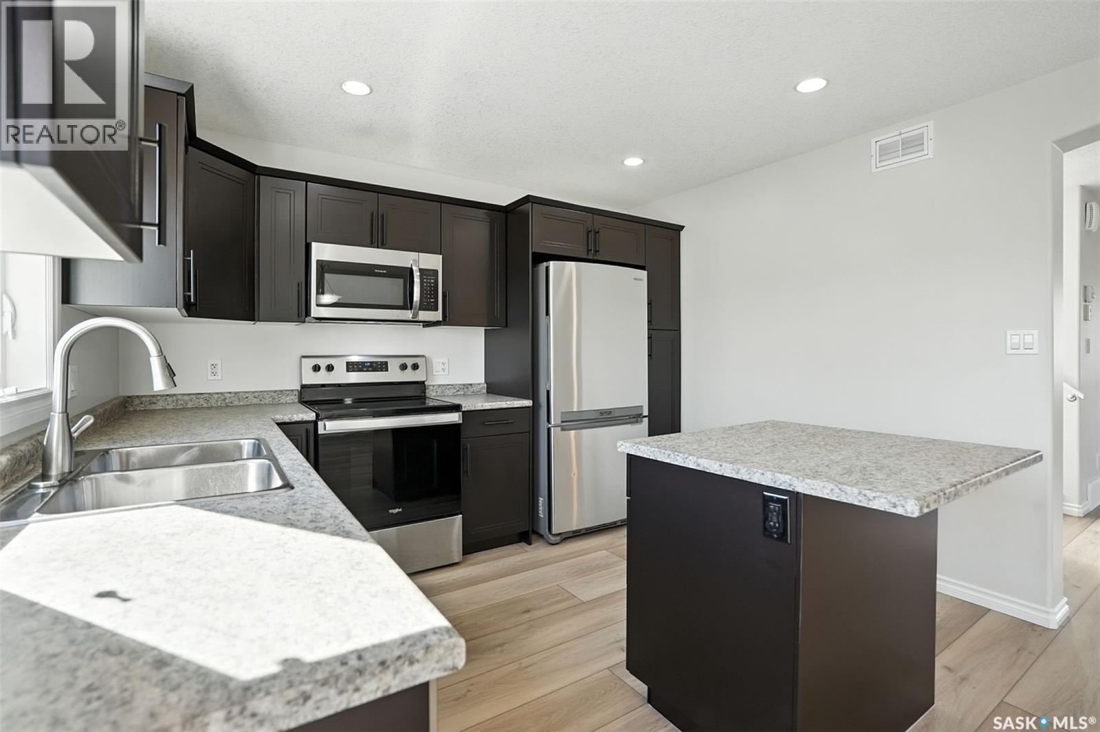 Photo 30 of 534 Klassen Crescent, Saskatoon SK
