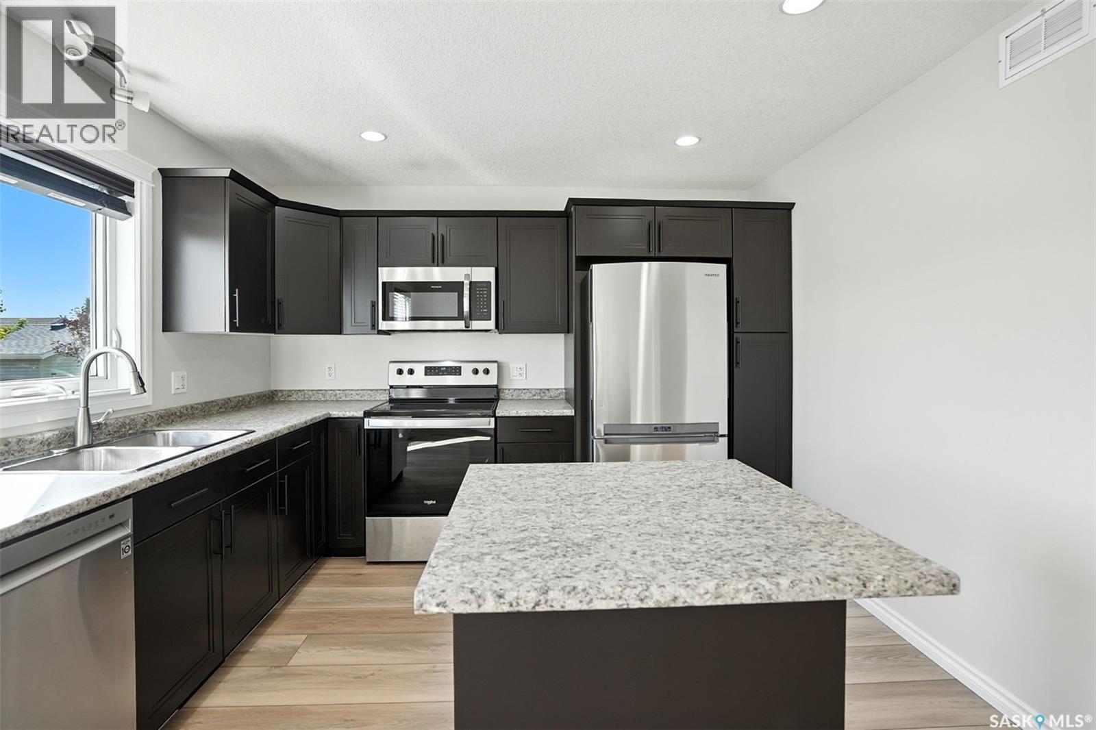 Photo 9 of 534 Klassen Crescent, Saskatoon SK