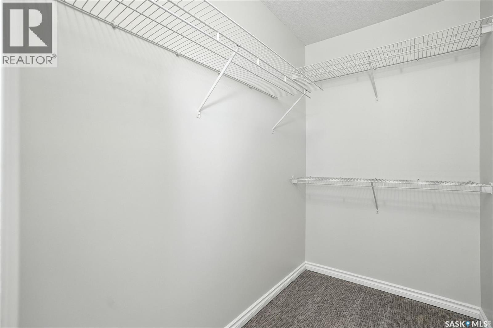 Photo 8 of 534 Klassen Crescent, Saskatoon SK