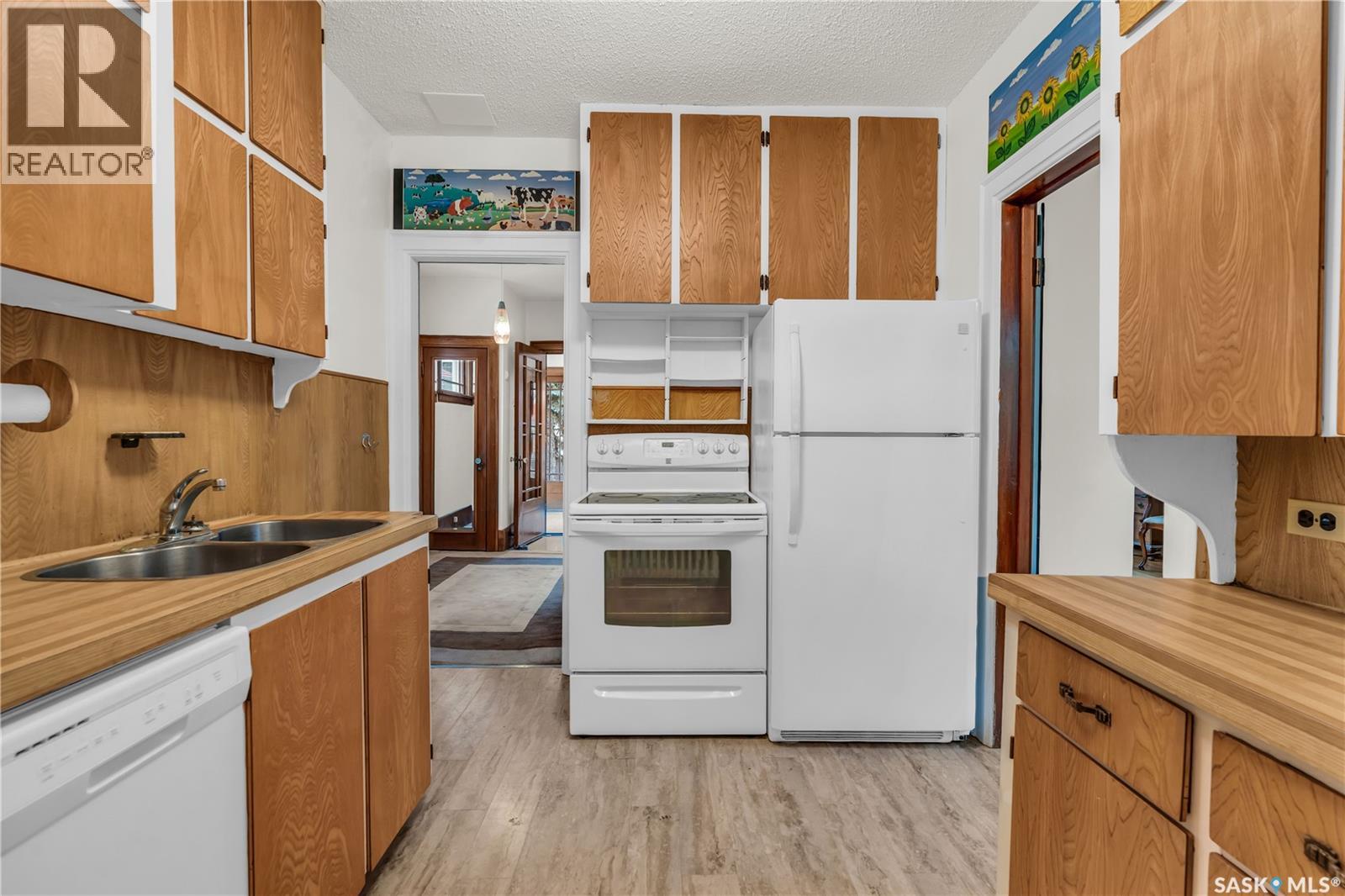 Photo 31 of 3208 College Avenue, Regina SK