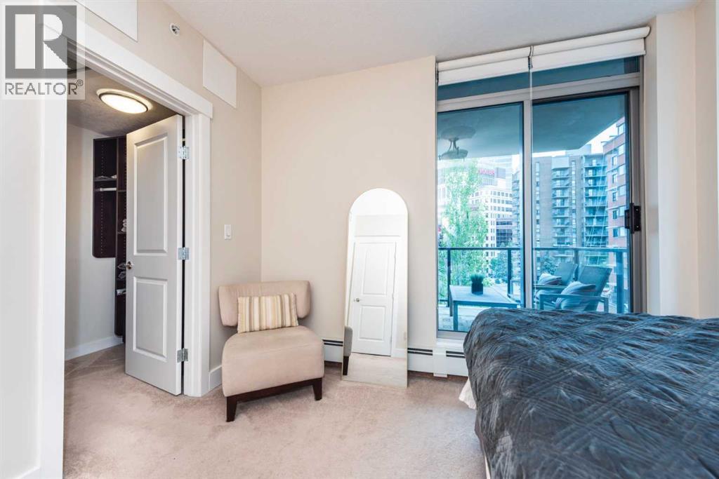 Single Family House for Sale in    Avenue SW Eau Claire Calgary 