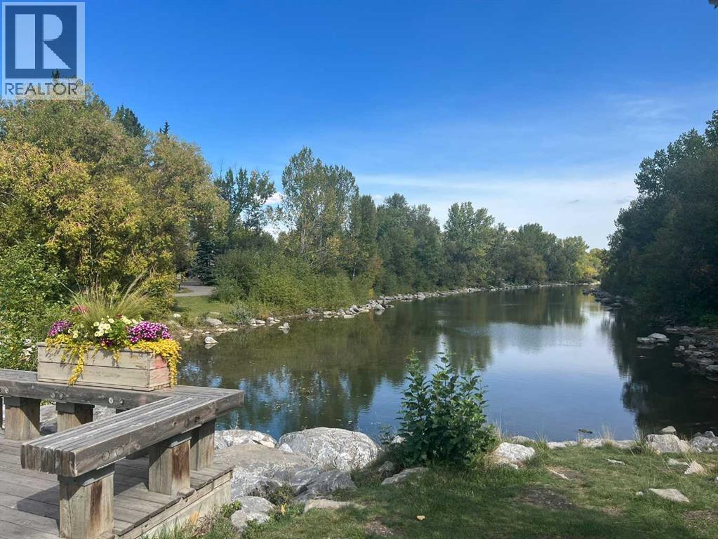 Single Family House for Sale in    Avenue SW Eau Claire Calgary 