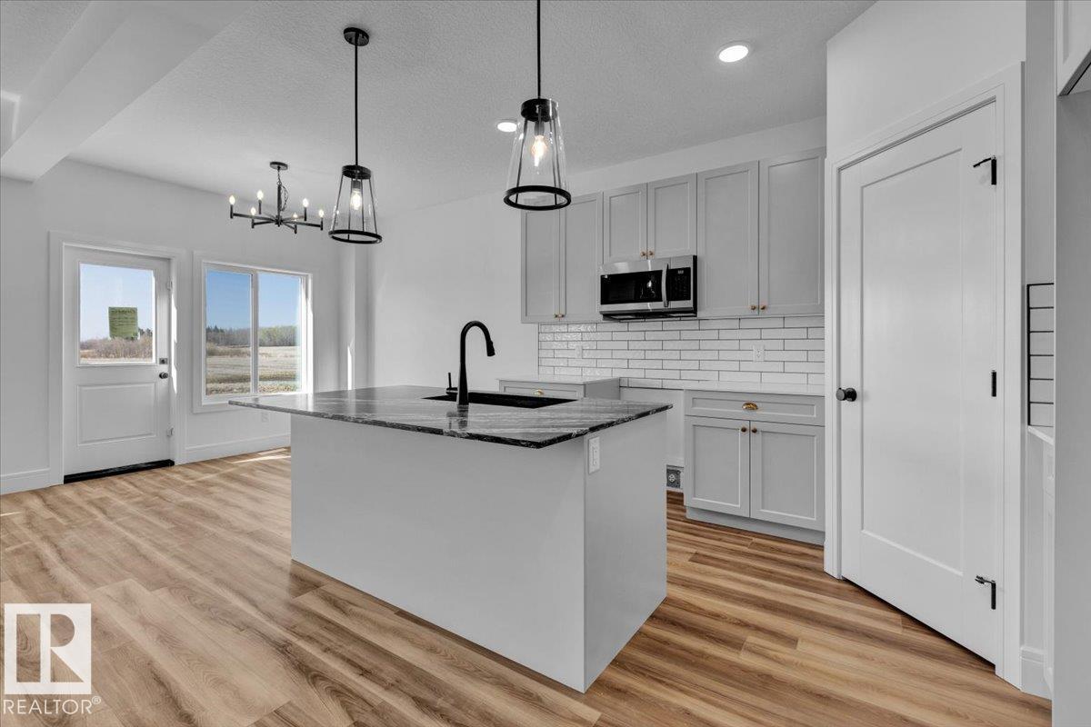 Photo 5 of 1918 Westerra Ln, Stony Plain AB