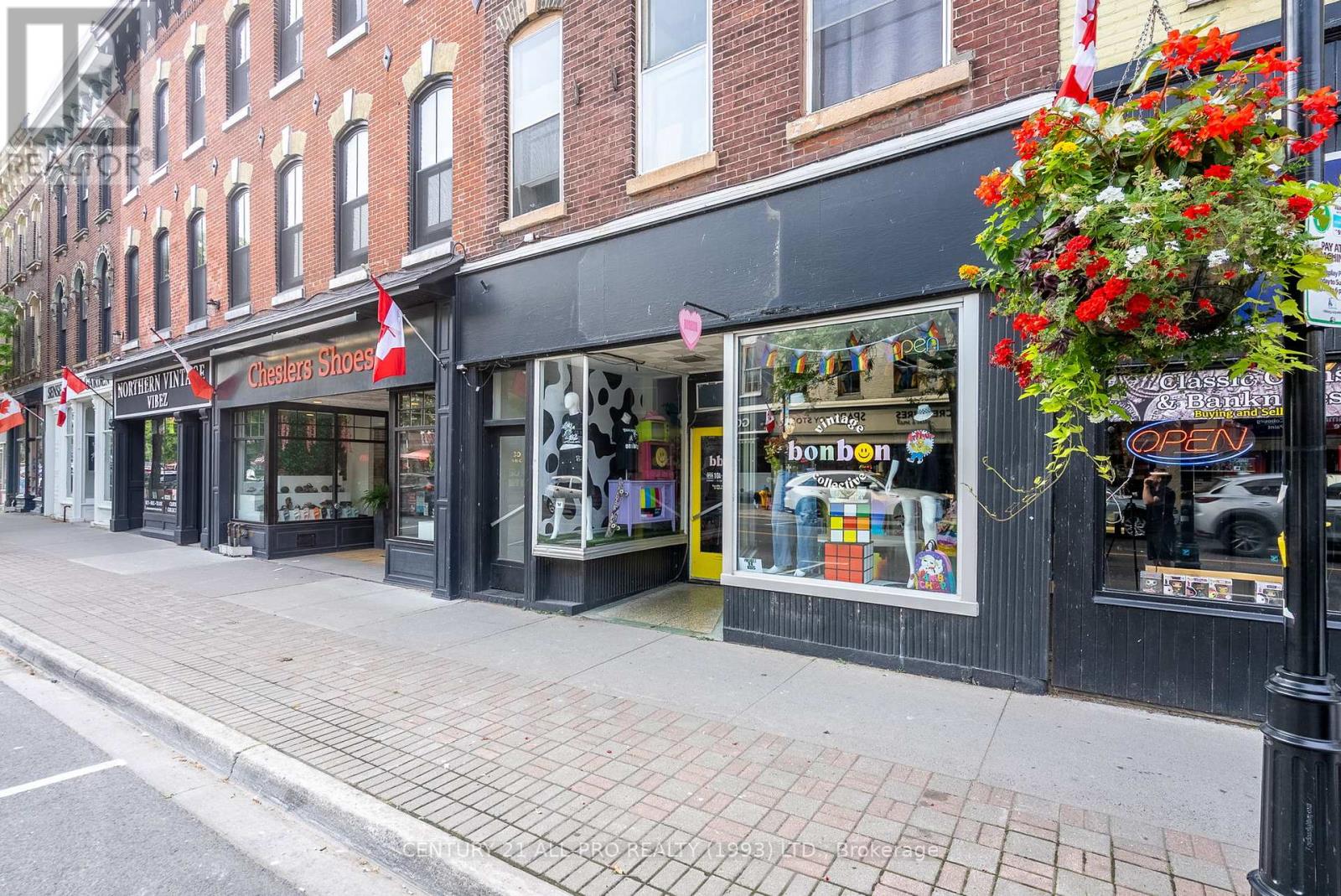 Photo 8 of 39 King Street W, Cobourg ON