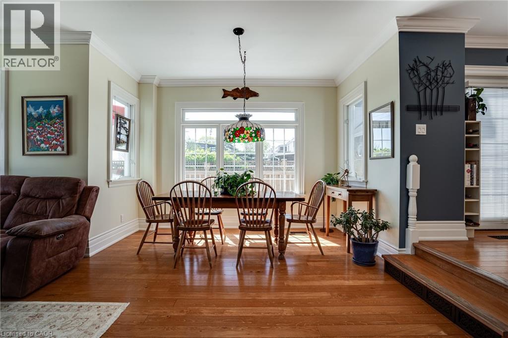 Photo 18 of 849 Beach Boulevard, Hamilton ON
