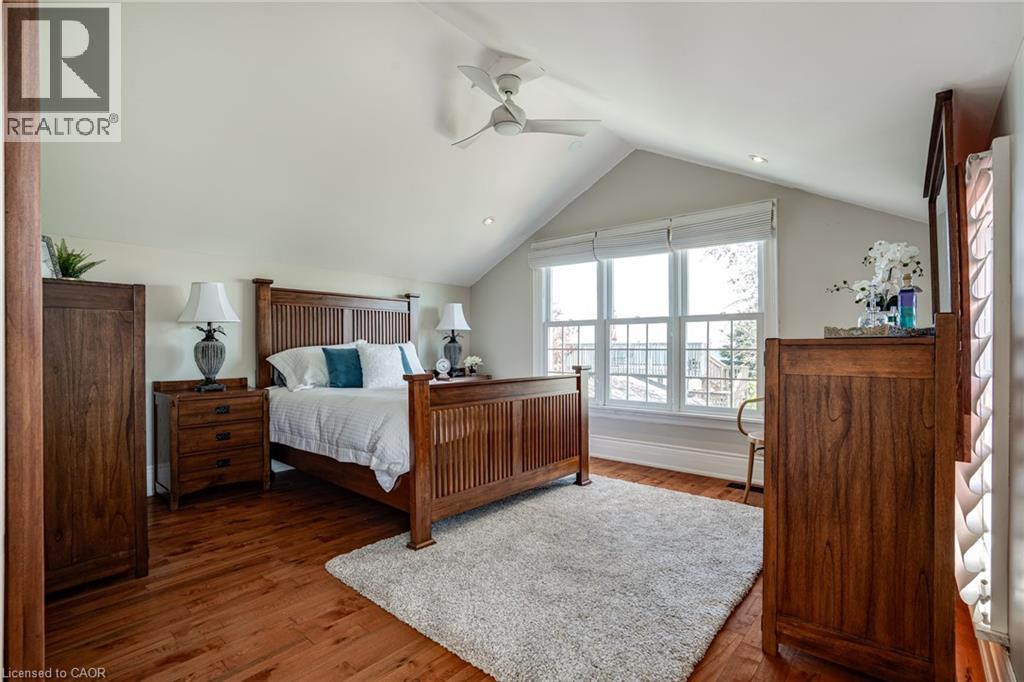 Photo 23 of 849 Beach Boulevard, Hamilton ON