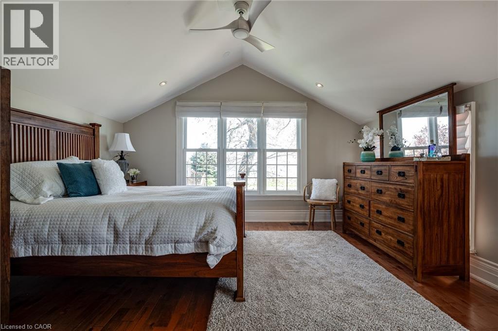 Photo 24 of 849 Beach Boulevard, Hamilton ON