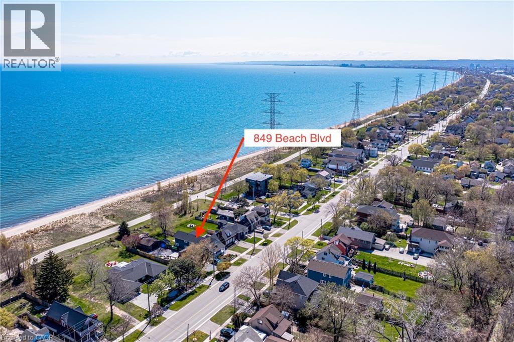 Photo 3 of 849 Beach Boulevard, Hamilton ON