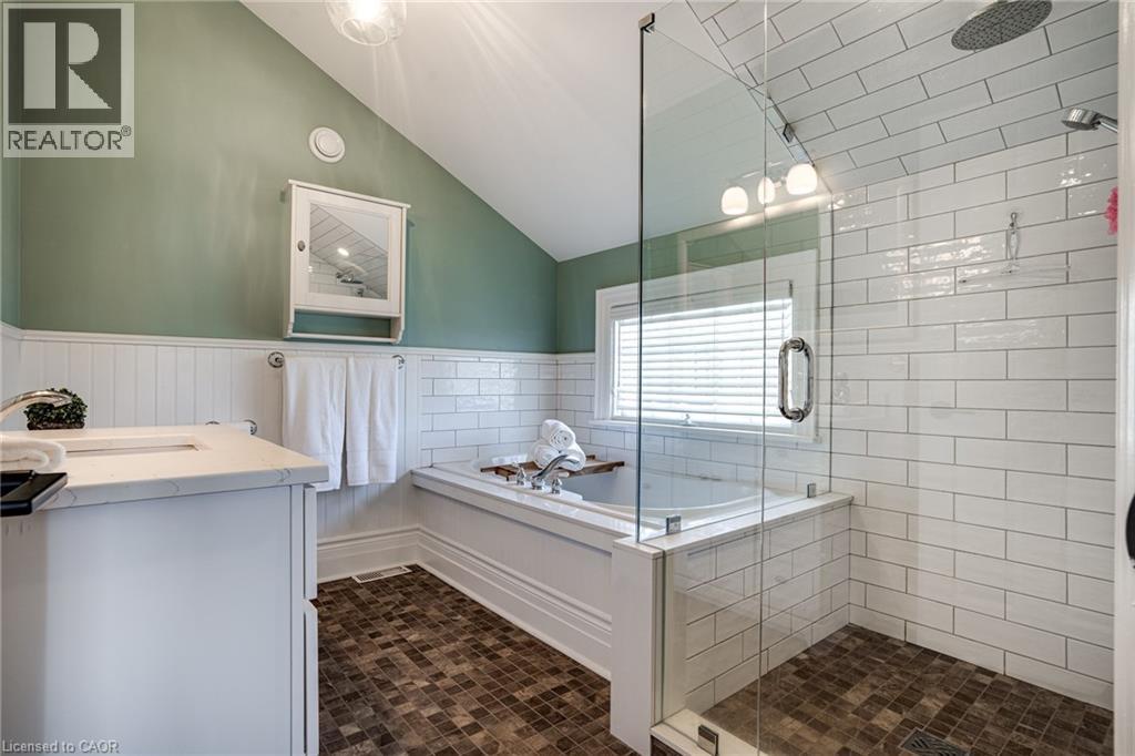 Photo 31 of 849 Beach Boulevard, Hamilton ON