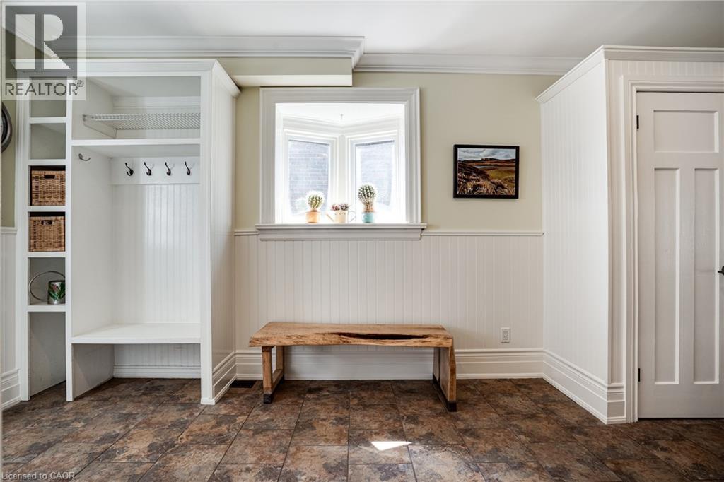 Photo 8 of 849 Beach Boulevard, Hamilton ON