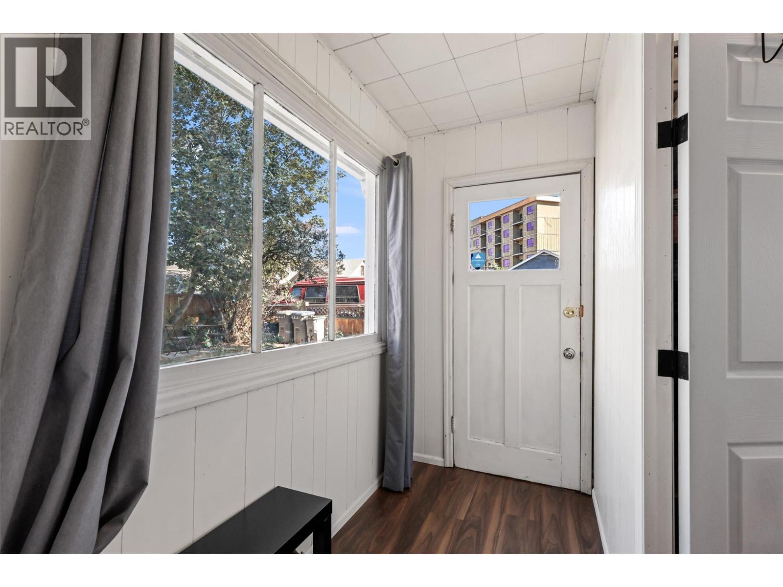 Photo 3 of 363 Campbell Avenue, Kamloops BC