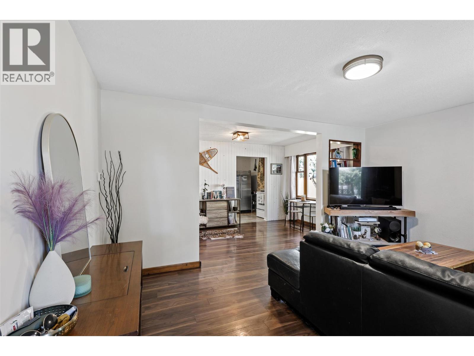 Photo 6 of 363 Campbell Avenue, Kamloops BC