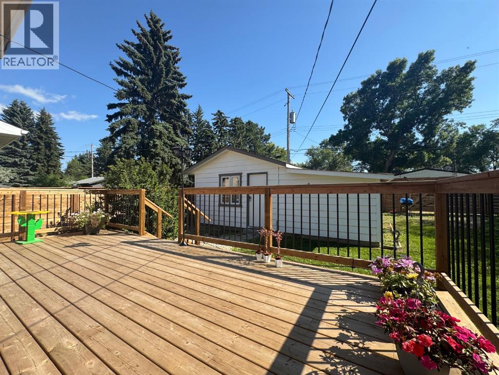 Photo 32 of 5703 47 A Avenue, Camrose AB
