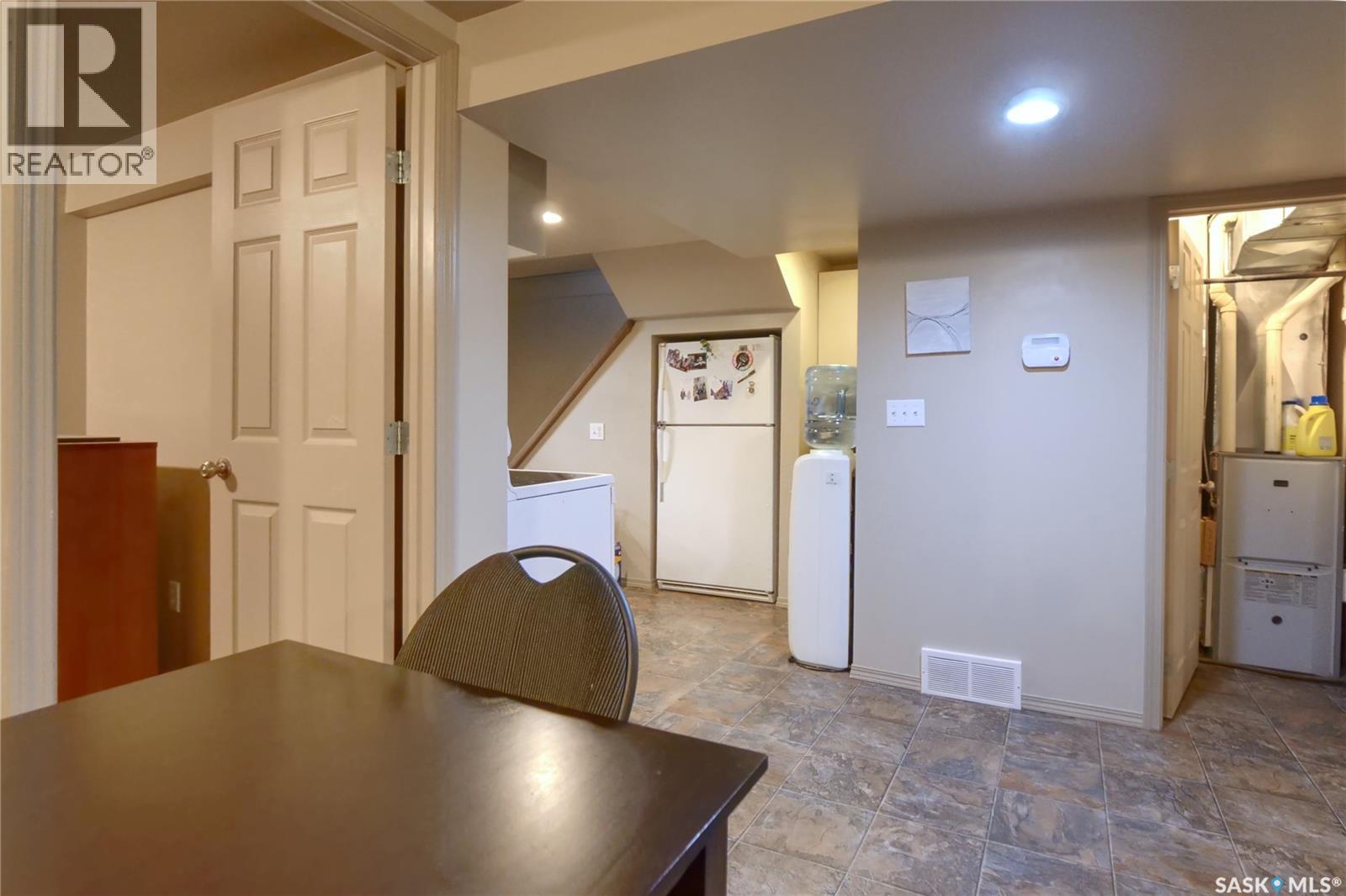 Photo 18 of 736 Saskatchewan Street W, Moose Jaw SK