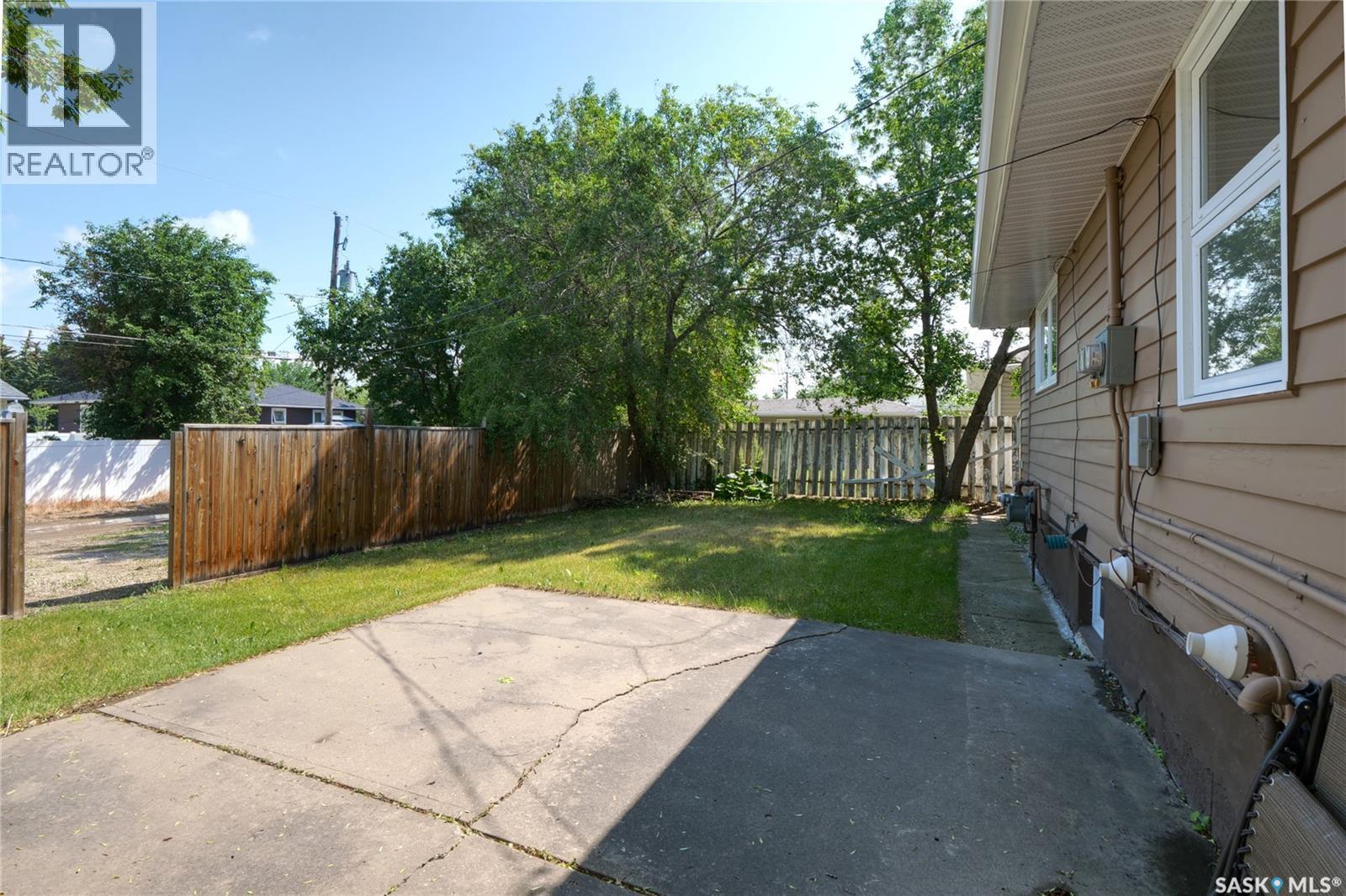 Photo 28 of 736 Saskatchewan Street W, Moose Jaw SK