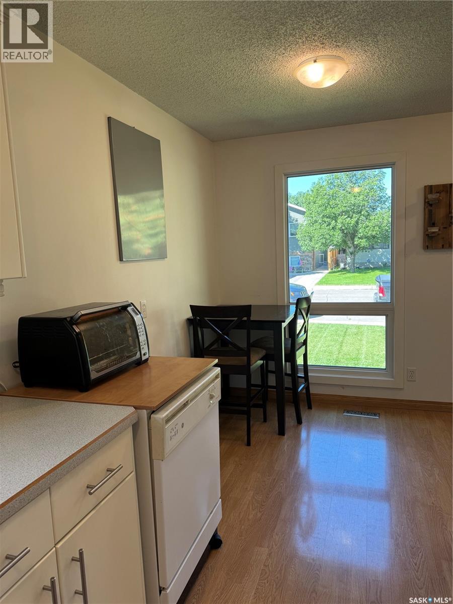 Photo 5 of 1509 Laura Avenue, Saskatoon SK