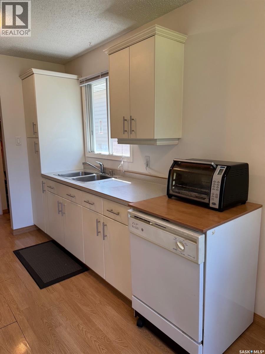 Photo 4 of 1509 Laura Avenue, Saskatoon SK