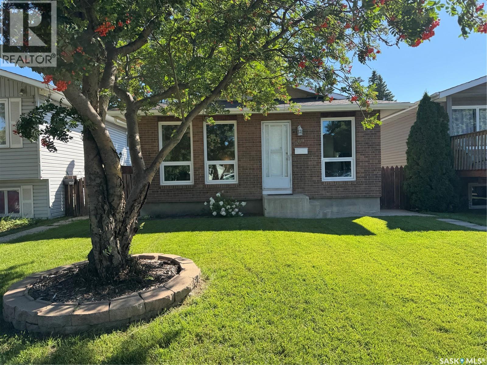 Photo 1 of 1509 Laura Avenue, Saskatoon SK