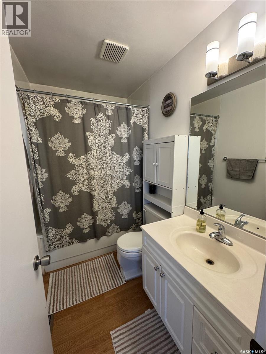 Photo 13 of 1509 Laura Avenue, Saskatoon SK