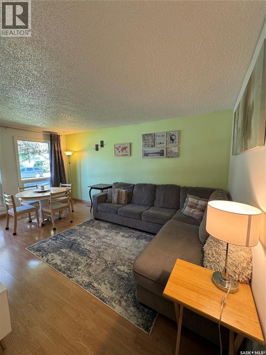Photo 7 of 1509 Laura Avenue, Saskatoon SK