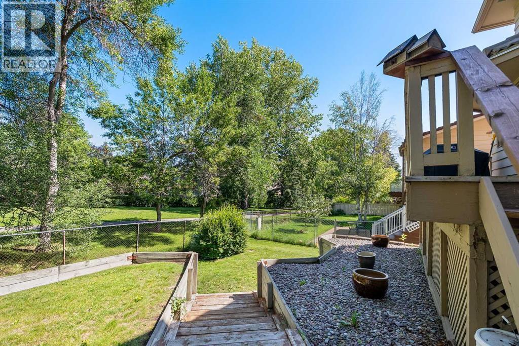 Single Family House for Sale in  Canterville Drive SW Canyon Meadows Calgary 