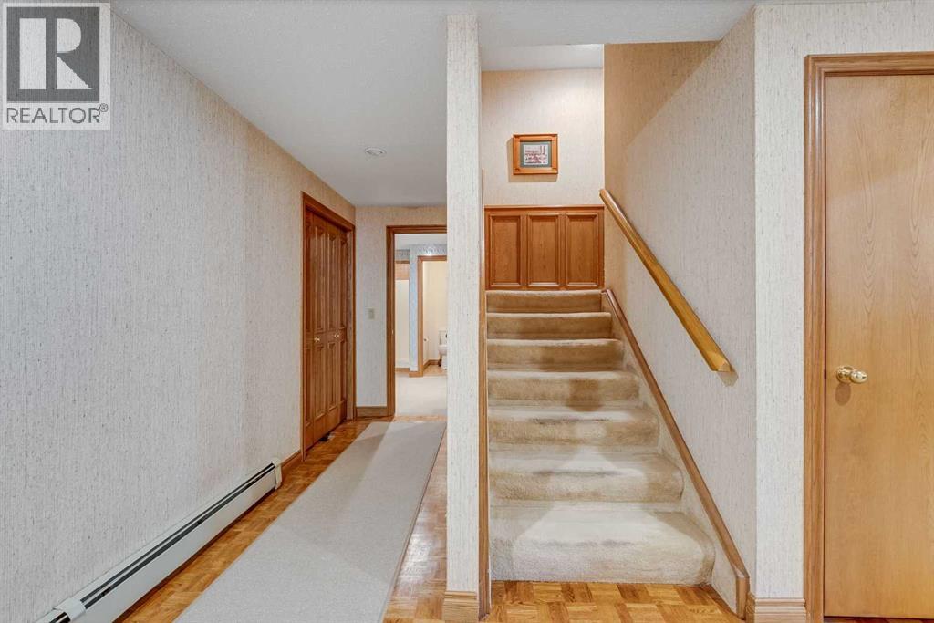 Single Family House for Sale in  Canterville Drive SW Canyon Meadows Calgary 