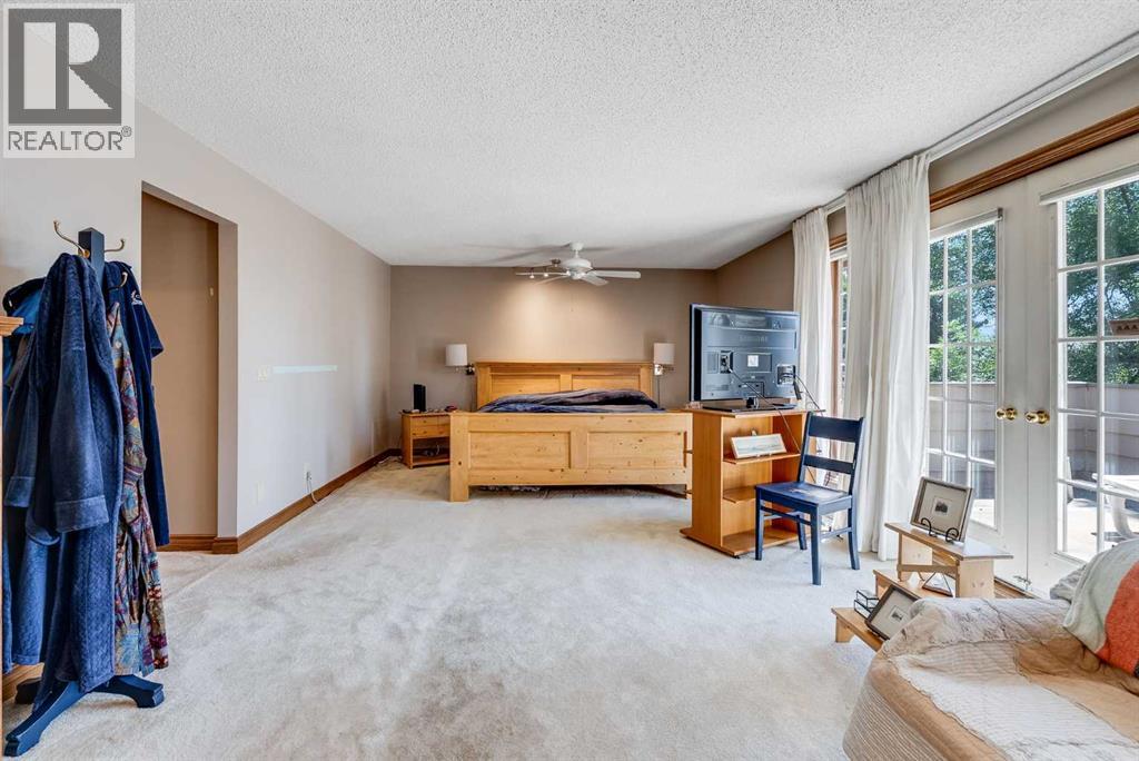 Single Family House for Sale in  Canterville Drive SW Canyon Meadows Calgary 