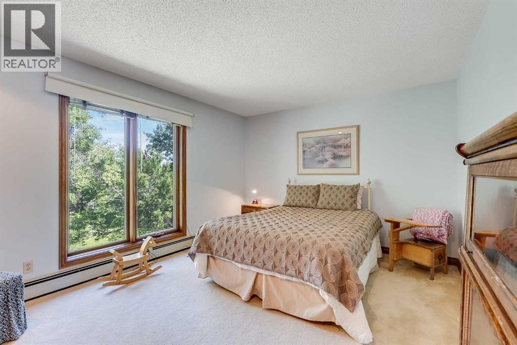 Single Family House for Sale in  Canterville Drive SW Canyon Meadows Calgary 
