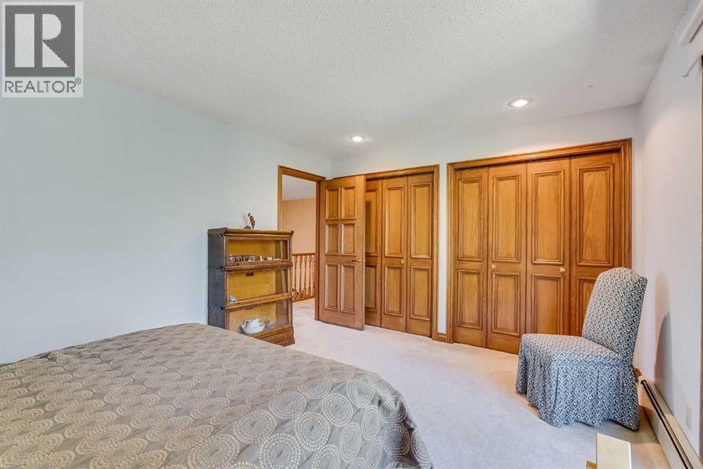 Single Family House for Sale in  Canterville Drive SW Canyon Meadows Calgary 